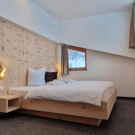 Chasa Castello Relax & 호텔 4*