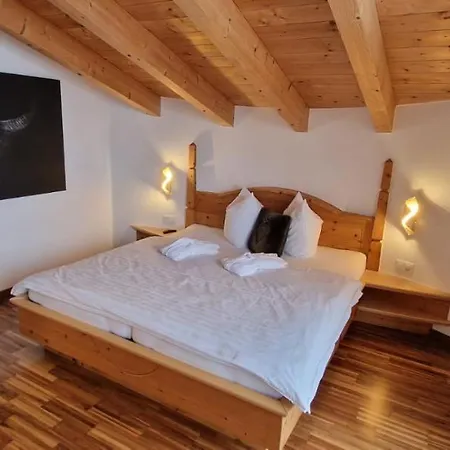 Chasa Castello Relax & 삼나운