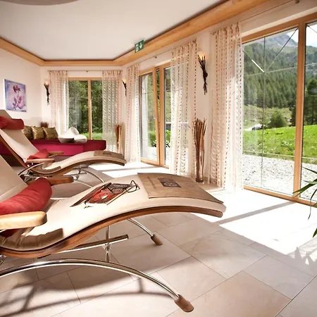 Chasa Castello Relax & 삼나운