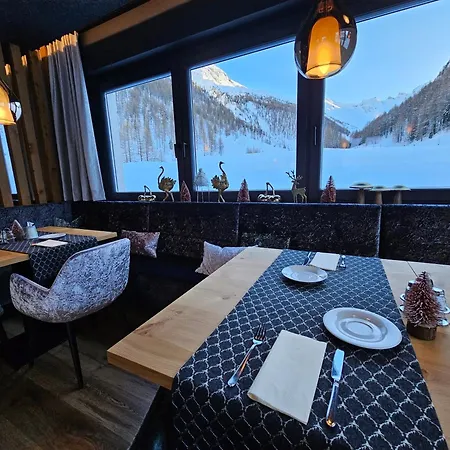 Hotel Chasa Castello Relax &