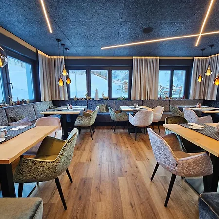 فندق Chasa Castello Relax &